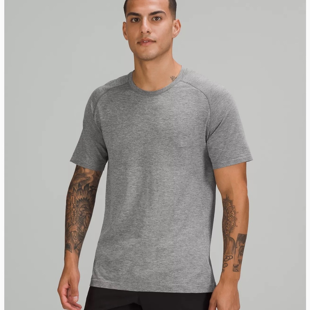 Lululemon Metal Vent Tech SS 2.0. Size medium. NWT